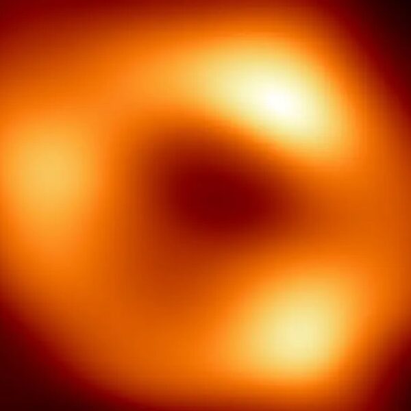 Revelan imagen del agujero negro en el centro de la Vía Láctea