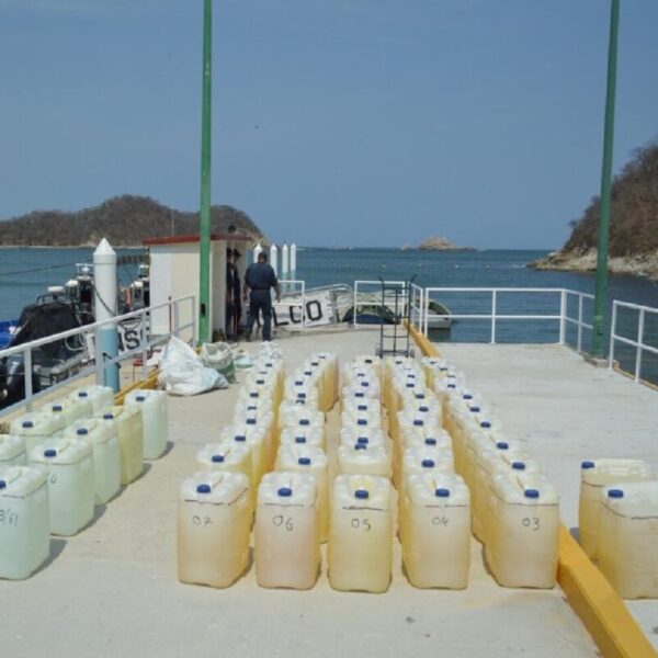 Aseguran en Oaxaca embarcación con 2 mil 400 litros de “huachicol”