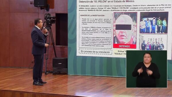 Ratifica AMLO compromiso a erradicar huachicoleo en Puebla