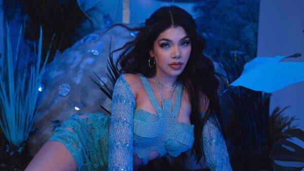 Kenia Os denuncia que fans intentaron meterse a su habitación en hotel de Torreón