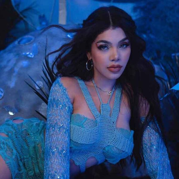 Kenia Os denuncia que fans intentaron meterse a su habitación en hotel de Torreón