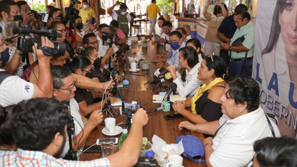 Afirma Laura Fernández que es irreversible su crecimiento en las preferencias electorales