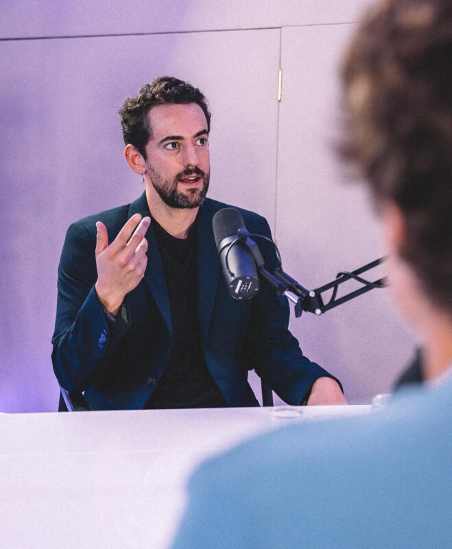 Luis Gerardo Méndez tuvo que convivir con "mirreyes" para protagonizar a Javi Noble