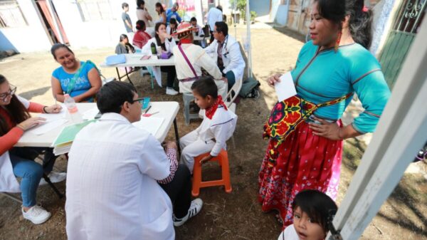 “Contratación inmediata a médicos mexicanos que vayan a comunidades”