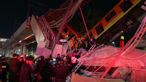 Van contra 8 personas por colapso de la L12