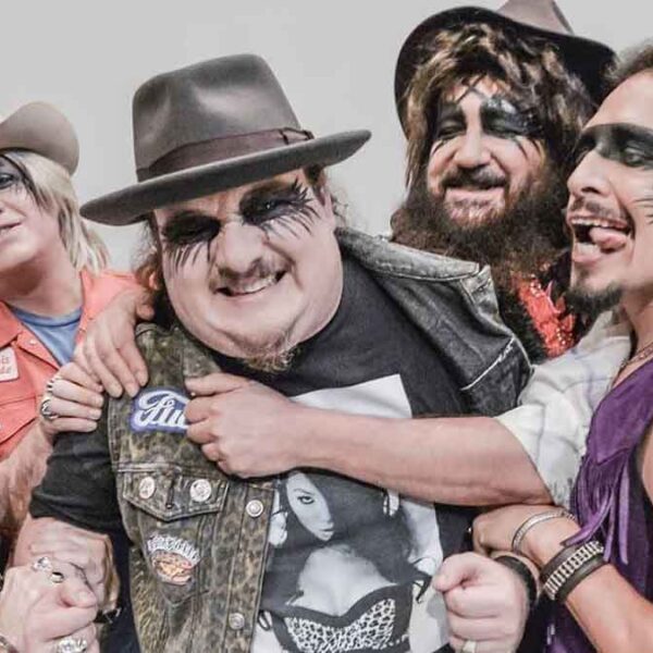 Moderatto recupera su equipo de sonido e instrumentos