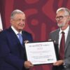 Premia OMS a AMLO por promover el control en consumo de tabaco
