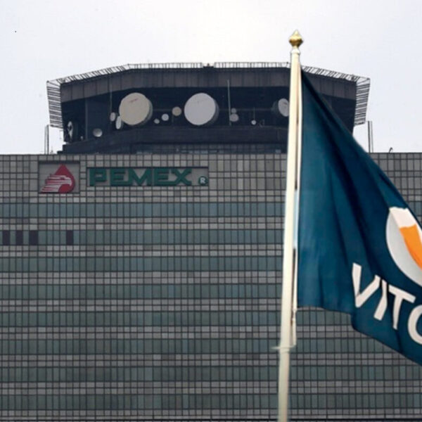 Exige AMLO que Vitol aclare sobornos a Pemex o se va de México