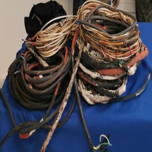 Caen dos robacables en la Supermanzana 20 de Cancún.