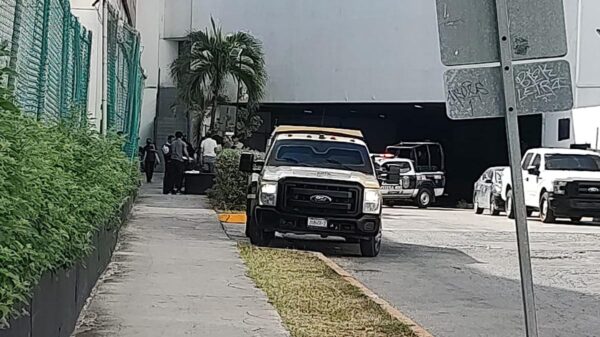 Millonario asalto a camión de valores en Cancún, presumen autorobo