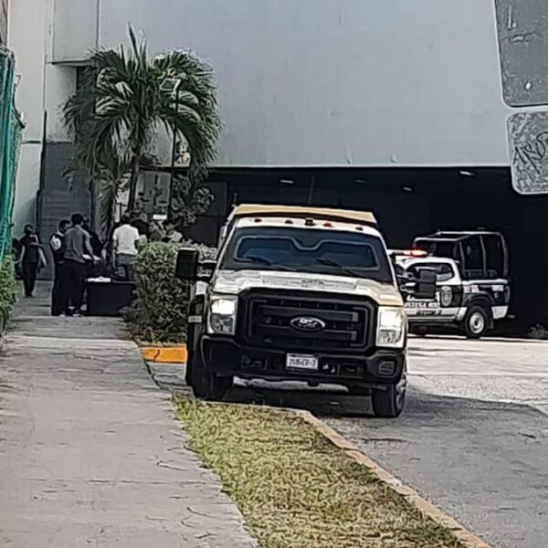 Millonario asalto a camión de valores en Cancún, presumen autorobo