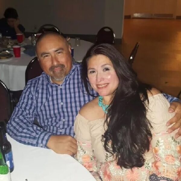 Crece tragedia en Texas, muere de infarto marido de maestra asesinada