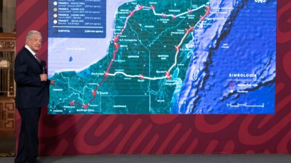 Rehabilitarían más de 2,500 km de vía ferroviaria: AMLO