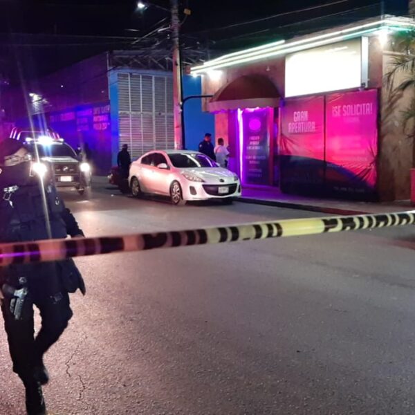 Ataques simultáneos a balazos a dos bares en la Región 94 de Cancún.