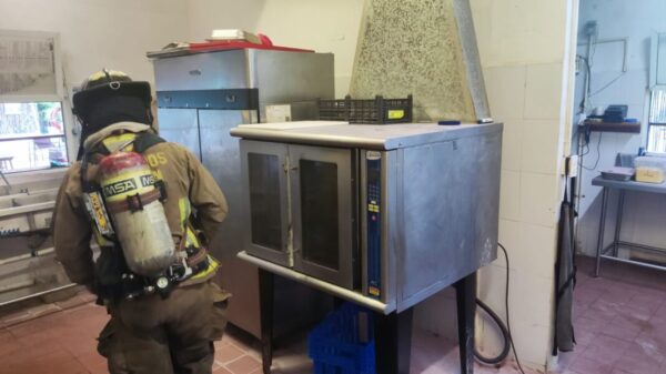 Flamazo por acumulación de gas en hotel del centro de Cancún.