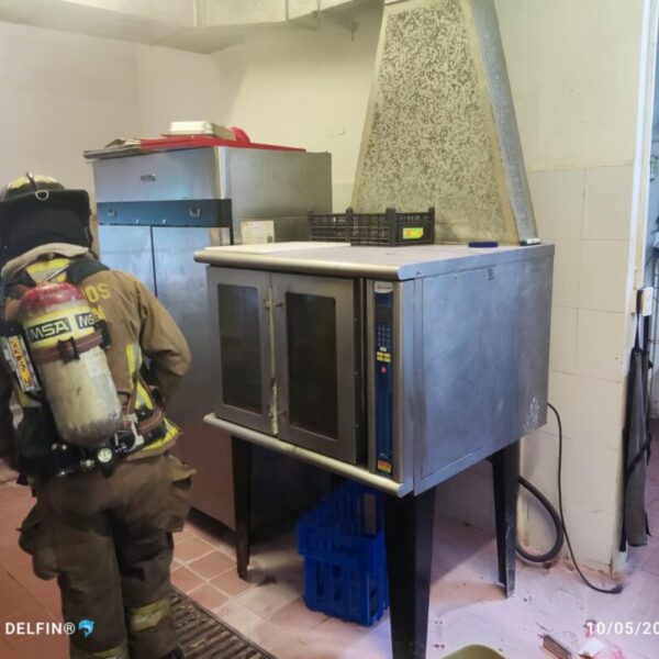 Flamazo por acumulación de gas en hotel del centro de Cancún.