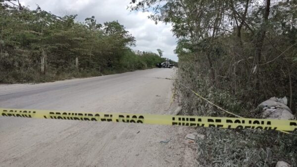 Hallan embolsado en la entrada de la colonia Tres Reyes en Cancún (VIDEO).