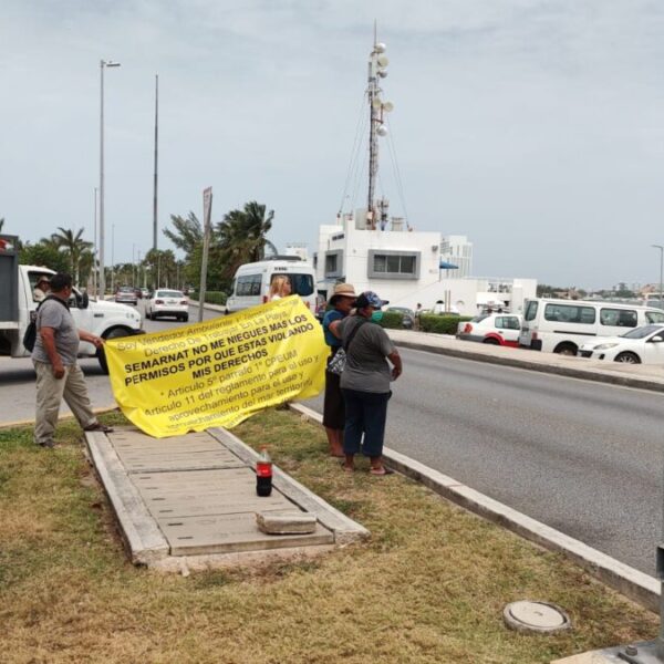 Protestan vendedores ambulantes de la Zona Hotelera de Cancún.