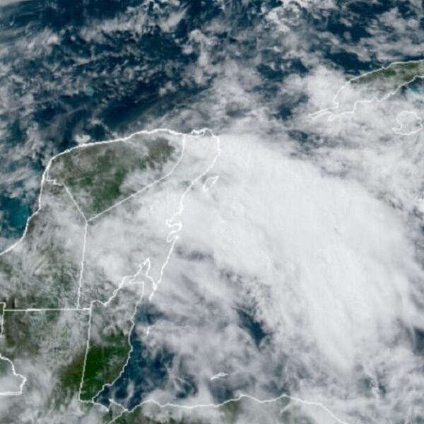 Alerta en Quintana Roo por 40% de probabilidad de huracán