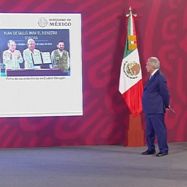 Abren contratación de más de 13 mil médicos especialistas