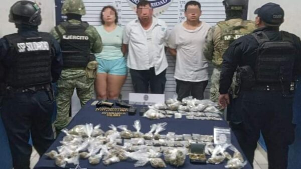 Detienen en la Colosio de Playa del Carmen a distribuidores de droga.
