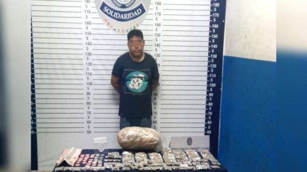 Detienen a narcodistribuidor en la colonia Colosio de Playa del Carmen.