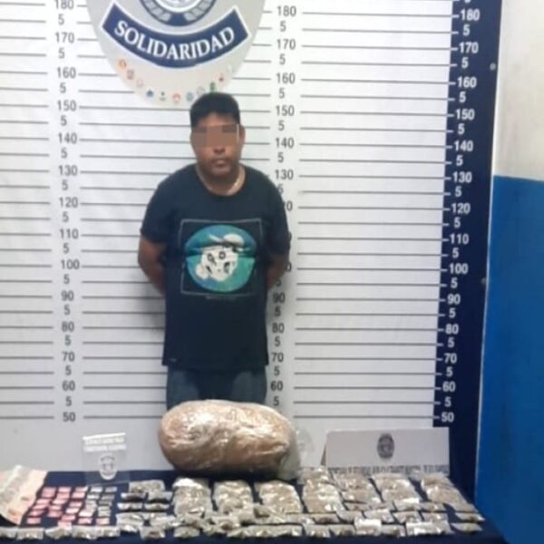 Detienen a narcodistribuidor en la colonia Colosio de Playa del Carmen.