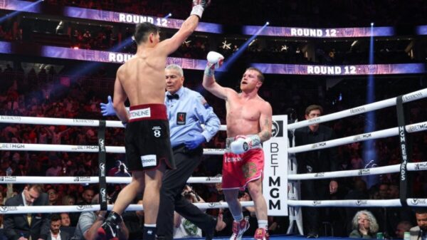 Así quedaron los brazos de Bivol tras enfrentar a Canelo Álvarez