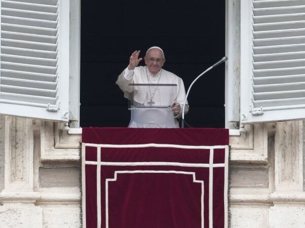 Aboga el Papa por una economía de paz y un trabajo digno.