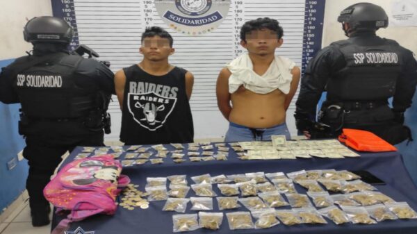 Caen dos narcomenudistas en Villas del Sol de Playa del Carmen.