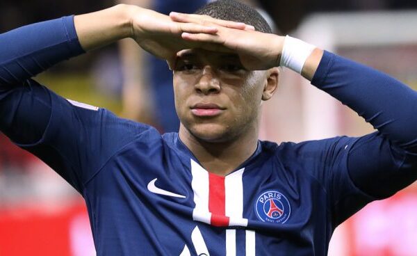 PSG entra en conflicto por haber renovado a Mbappé