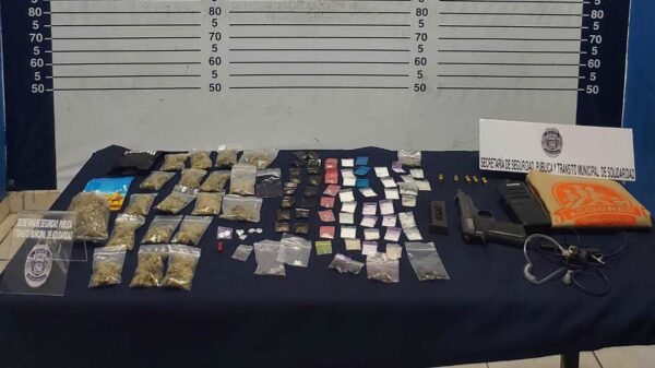 Aseguran droga y una pistola ‘sin dueño’ en Playa del Carmen.