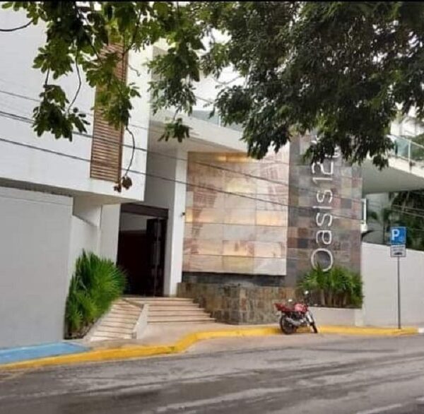 Asesinan a pareja de extranjeros en un hotel de Playa del Carmen.