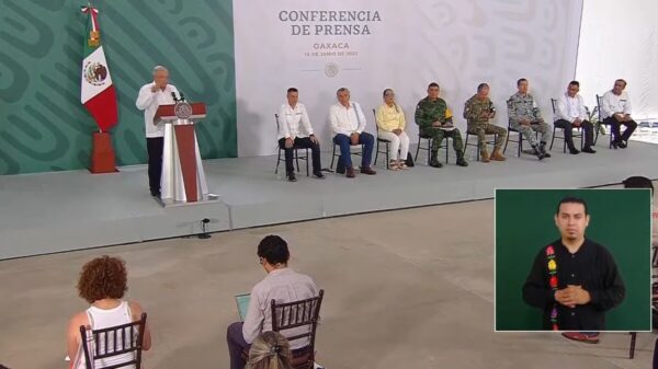 “PRI, PAN y PRD, sin estrategia, no cambian, que sigan como van”: AMLO