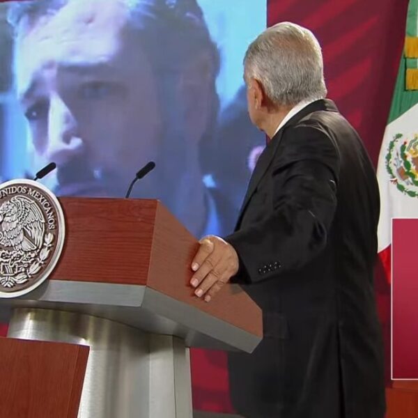 Emplaza AMLO a senadores de EU a probar acusaciones en su contra