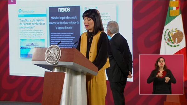 ¡Sélvame del fake!, niegan que Tren Maya cambie azul de Laguna de Bacalar