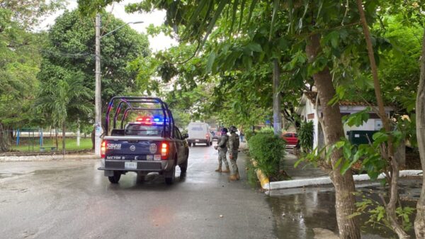 Abandonan ejecutado dentro de bolsas en parque de Cancún
