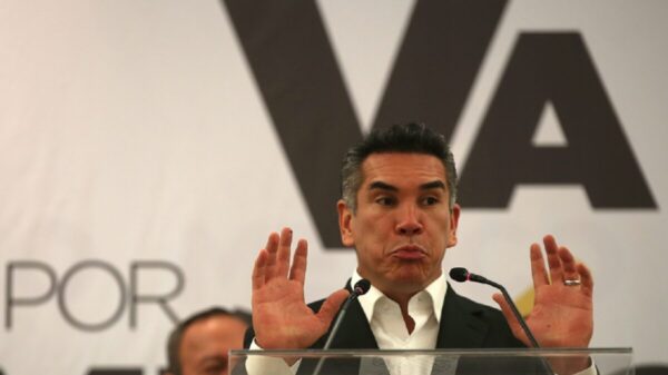 Ex dirigentes del PRI preocupados; piden a ‘Alito’ hablar de su sucesor