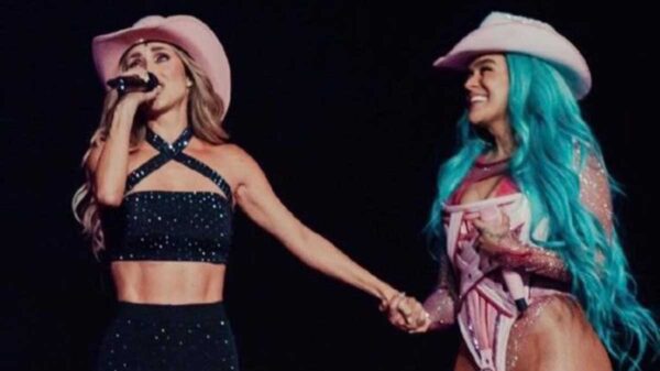 Anahí da positivo a covid-19 tras concierto con Karol G