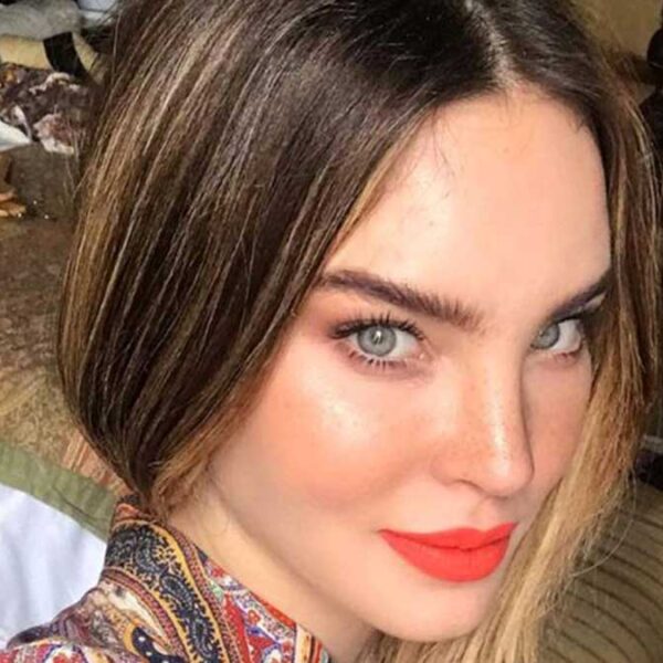 Belinda provoca zafarrancho en el aeropuerto y evita hablar de Christian Nodal