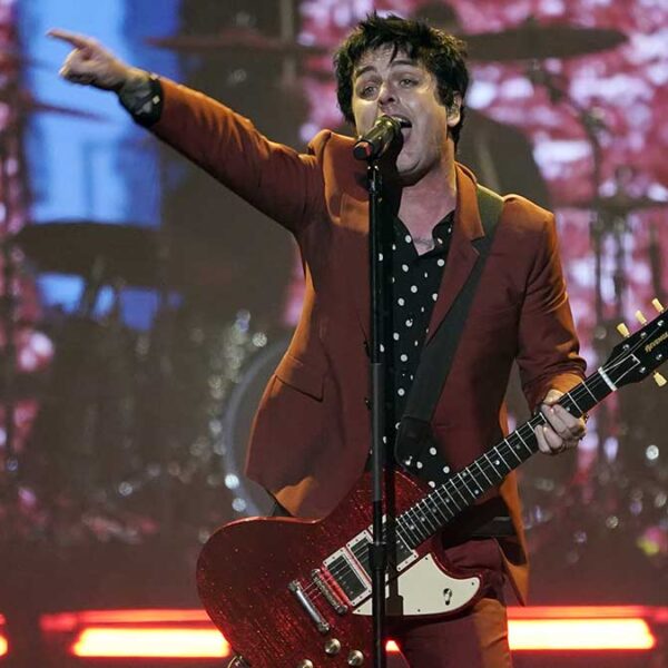 Billy Joe, vocalista de Green Day renuncia a su ciudadanía