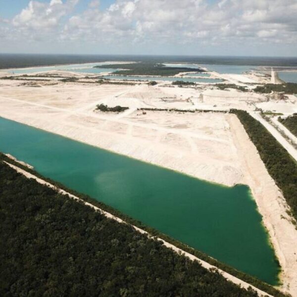 Reitera exhorto a Calica a frenar devastación; propone comprar terrenos