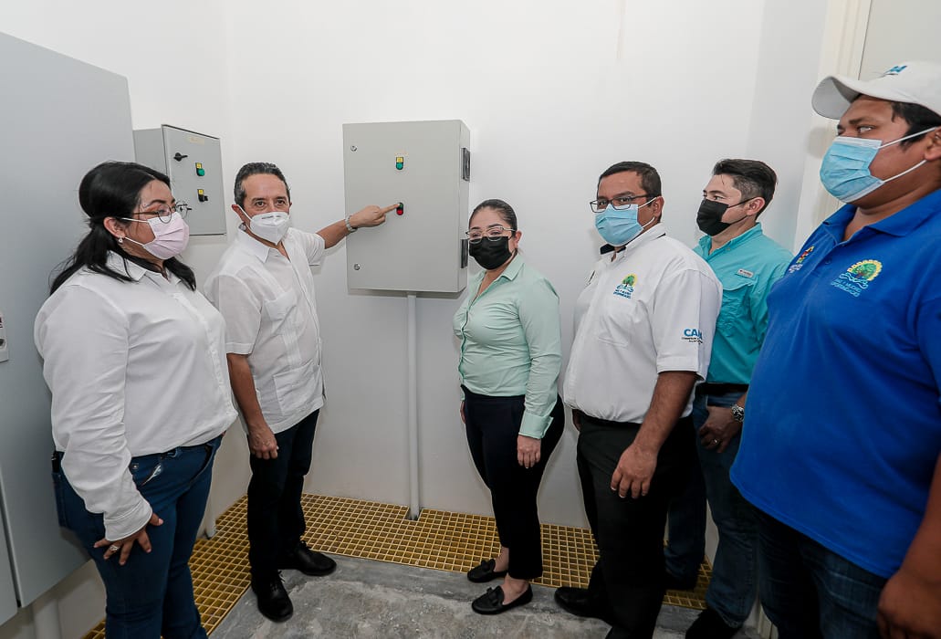 Carlos Joaquín entrega en Mahahual obras de infraestructura de agua potable y drenaje sanitario