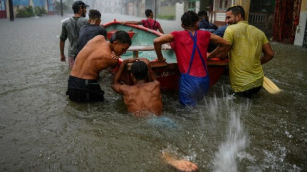 ‘Agatha’ golpea Cuba; deja 3 muertos y a miles sin luz