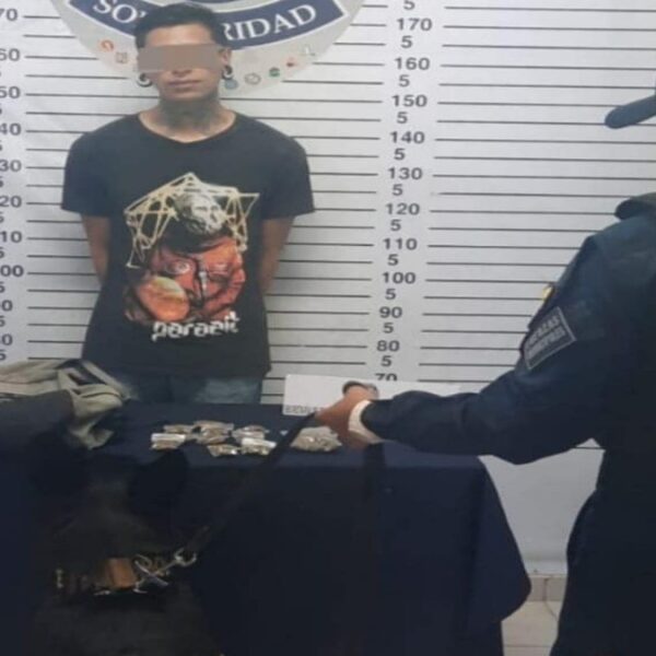 Detenido con droga en una van de pasajeros de Playa del Carmen.