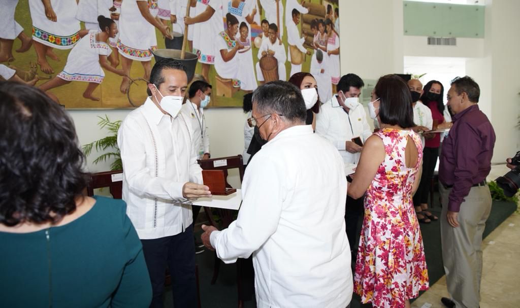 En Quintana Roo nunca será un gasto lo que se haga en educación: Carlos Joaquín