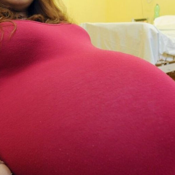 VIRAL: Esposa de bombero de Ixtapaluca dará a luz a ¡13 bebés!