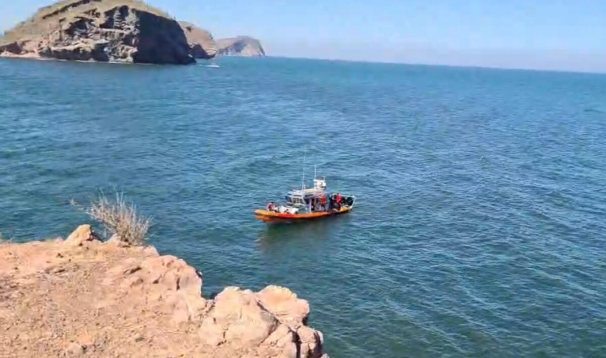 Mueren 8 personas al volcar una lancha en el mar de Guaymas; aparentemente se trataba de un viaje familiar y no se pidió permiso para zarpar.