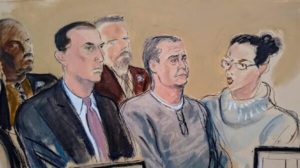 Espía grabó a García Luna al interior de la prisión en EU