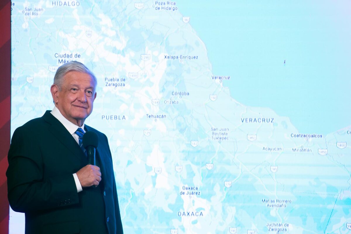 El Presidente de México durante la mañanera de hoy presentando el proyecto del Corredor Interoceánico del Istmo de Tehuantepec.